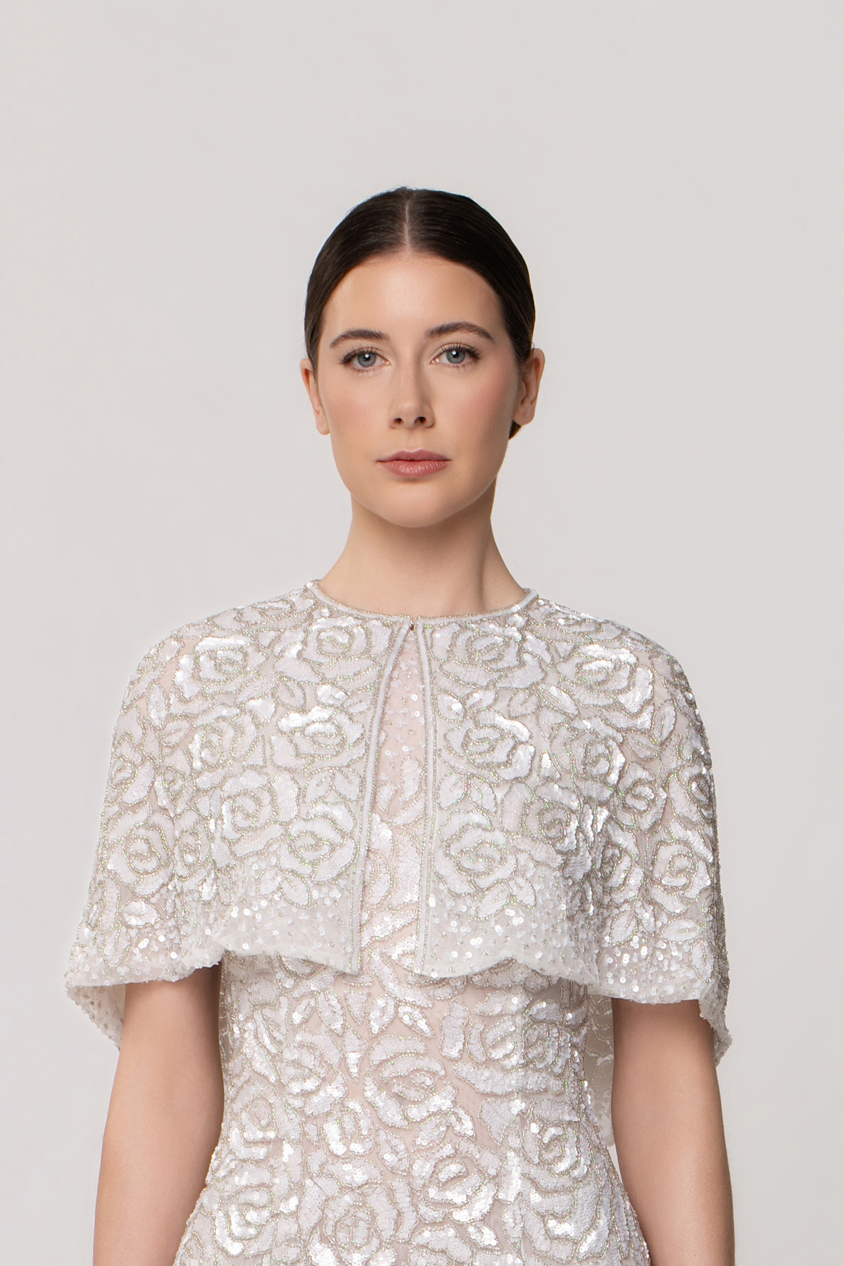 Amelia cape - Pearl/Soft Silver